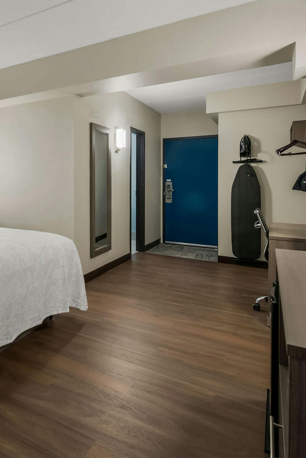 Hotel Red Roof PLUS+ & Suites Virginia Beach – Seaside photo 4