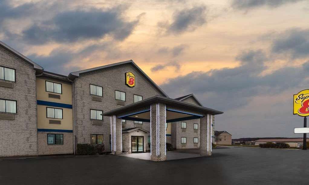 Super 8 Uniontown PA