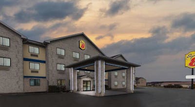 Super 8 by Wyndham Uniontown PA