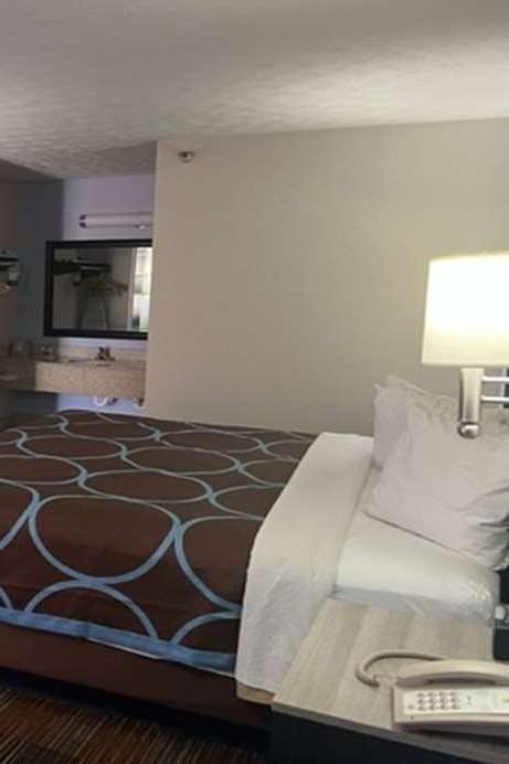 Hotel Super 8 by Wyndham Covington photo 2