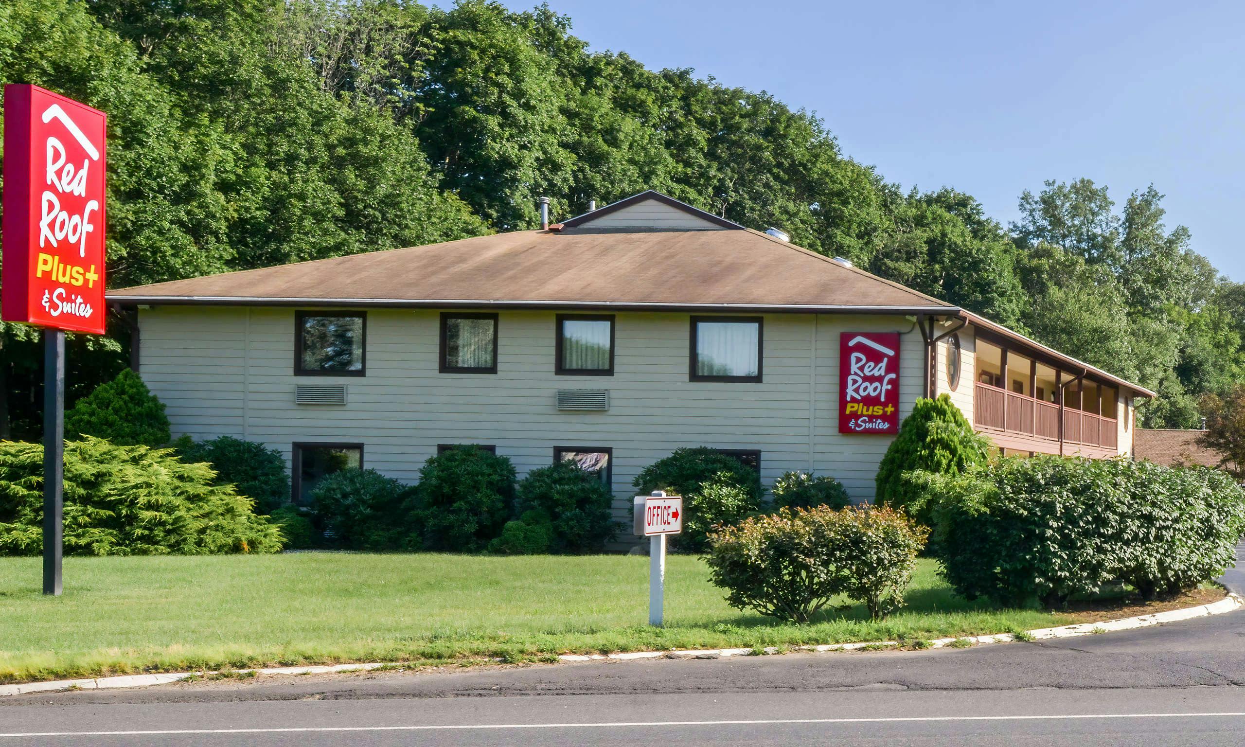 Red Roof PLUS+ & Suites Guilford