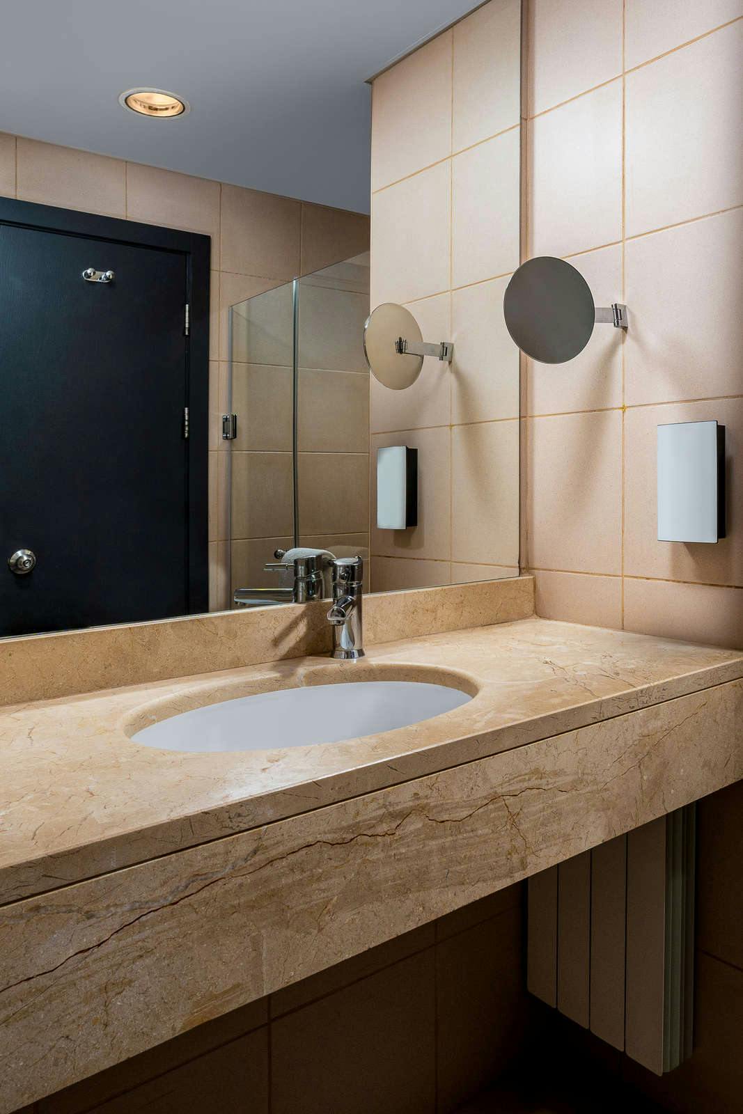 Hotel Leonardo Hotel Bucharest City Center photo 5