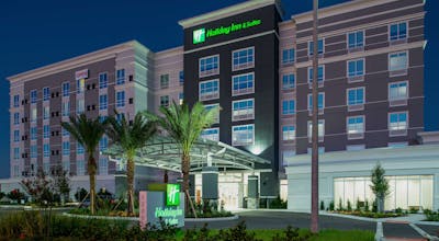 Holiday Inn & Suites Orlando I-Drive Theme Parks
