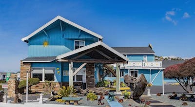 Oceanside Inn & Suites, a Days Inn by Wyndham