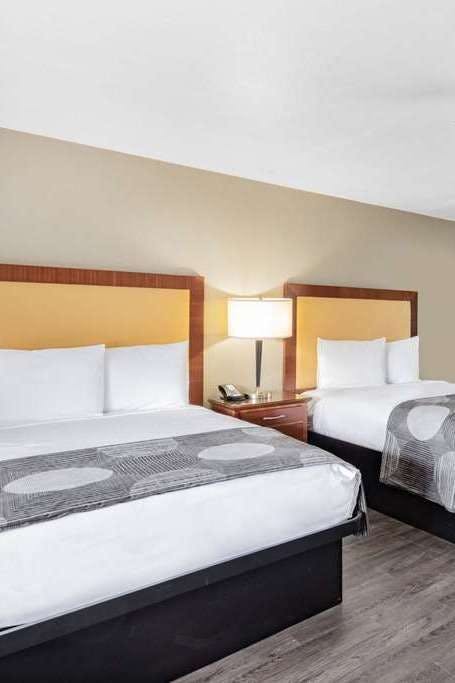 Hotel Oceanside Inn & Suites, a Days Inn by Wyndham photo 1