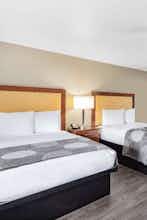 Hotel Oceanside Inn & Suites, a Days Inn by Wyndham photo 1