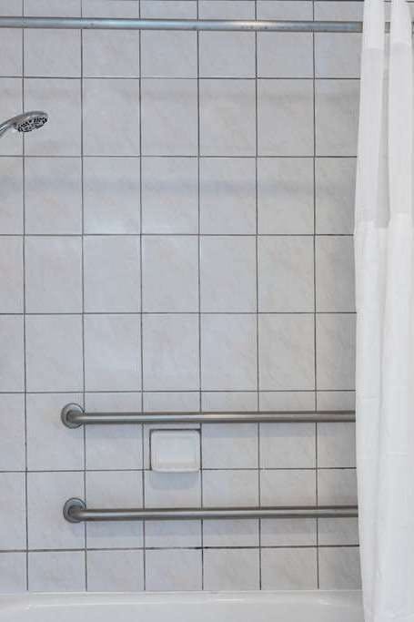 Hotel Oceanside Inn & Suites, a Days Inn by Wyndham photo 3