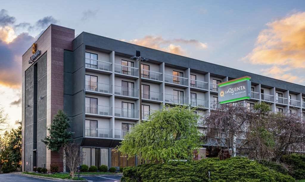 La Quinta Kingsport Airport