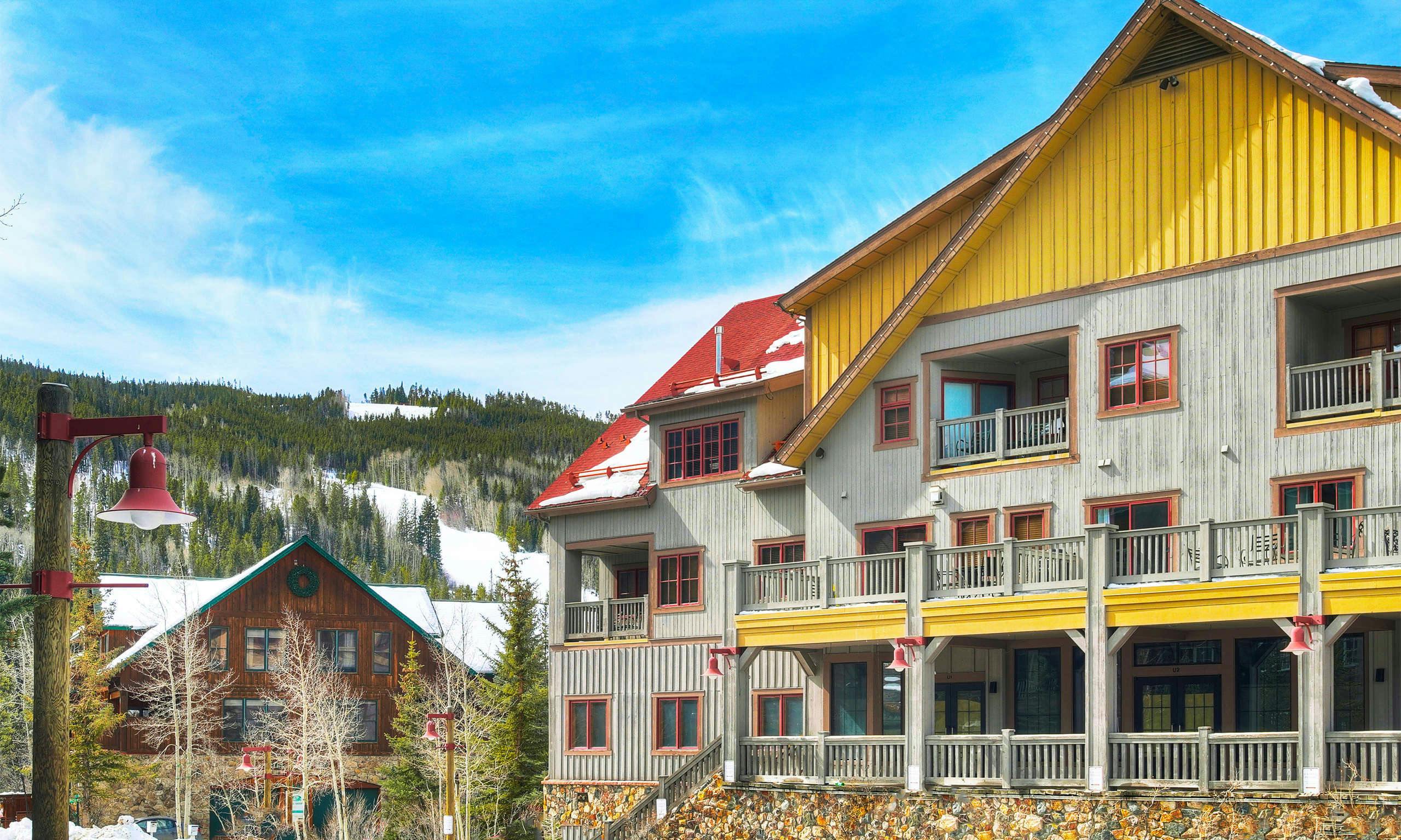 Expedition Station Condominiums