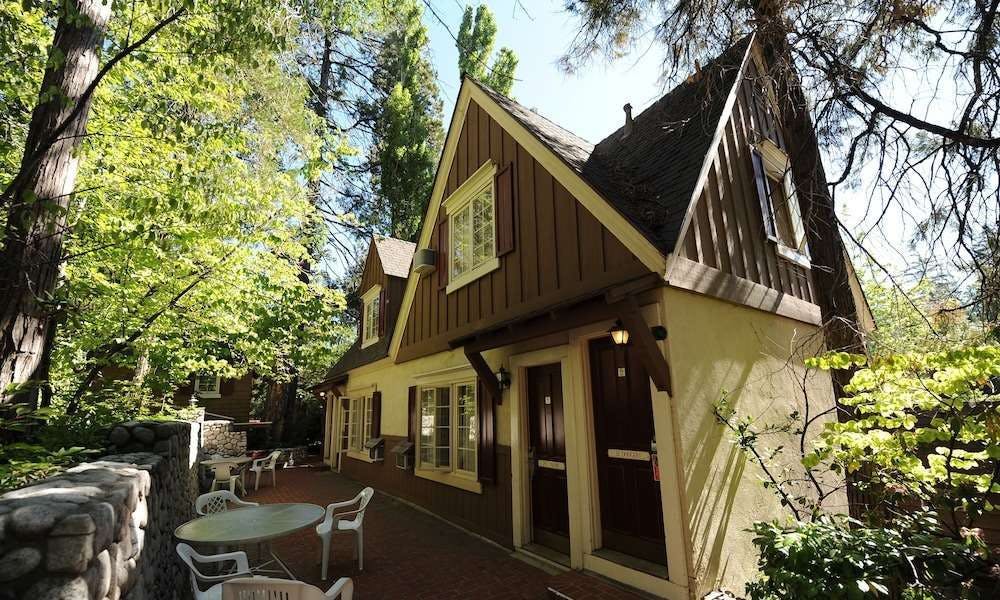 Saddleback Inn