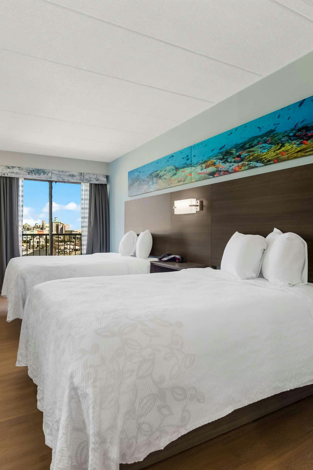 Hotel Red Roof PLUS+ & Suites Virginia Beach – Seaside photo 2