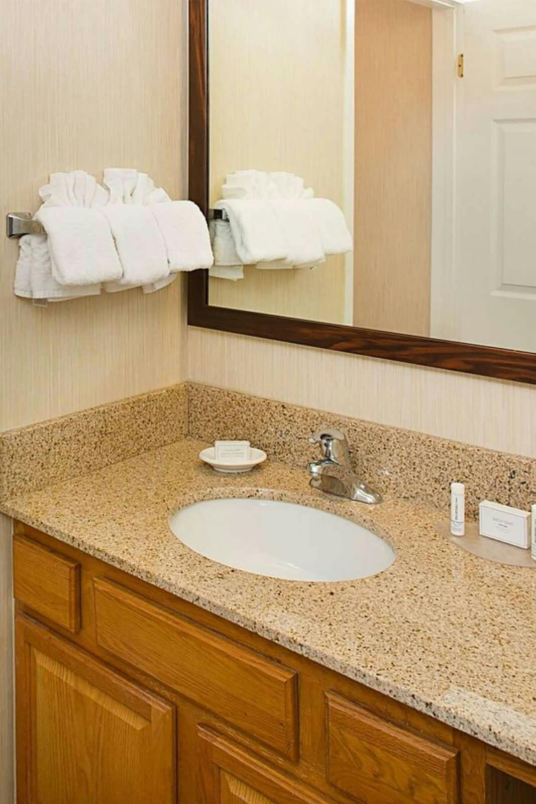 Hotel Residence Inn by Marriott Ontario Airport photo 3