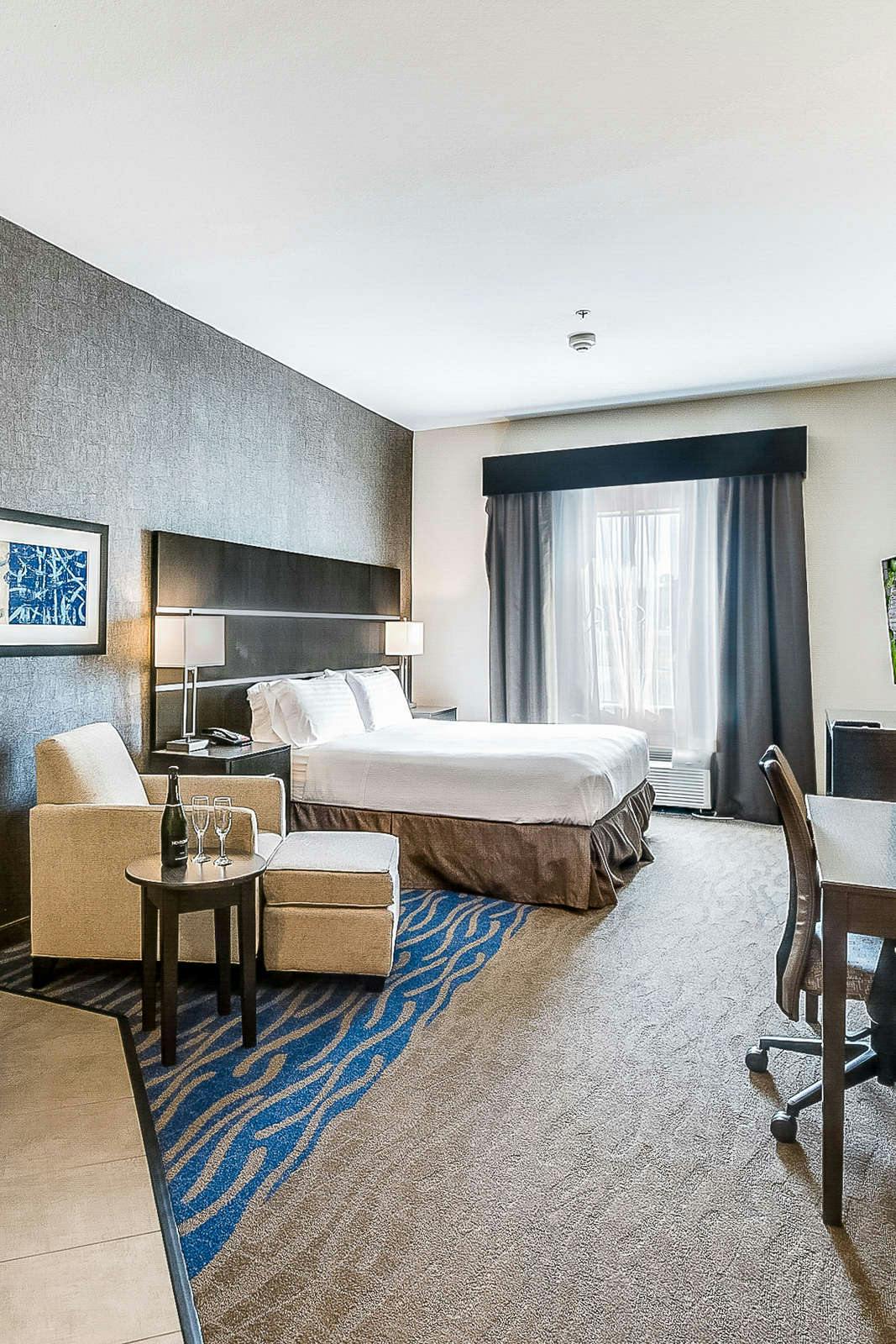 Hotel Holiday Inn Longview - North photo 1