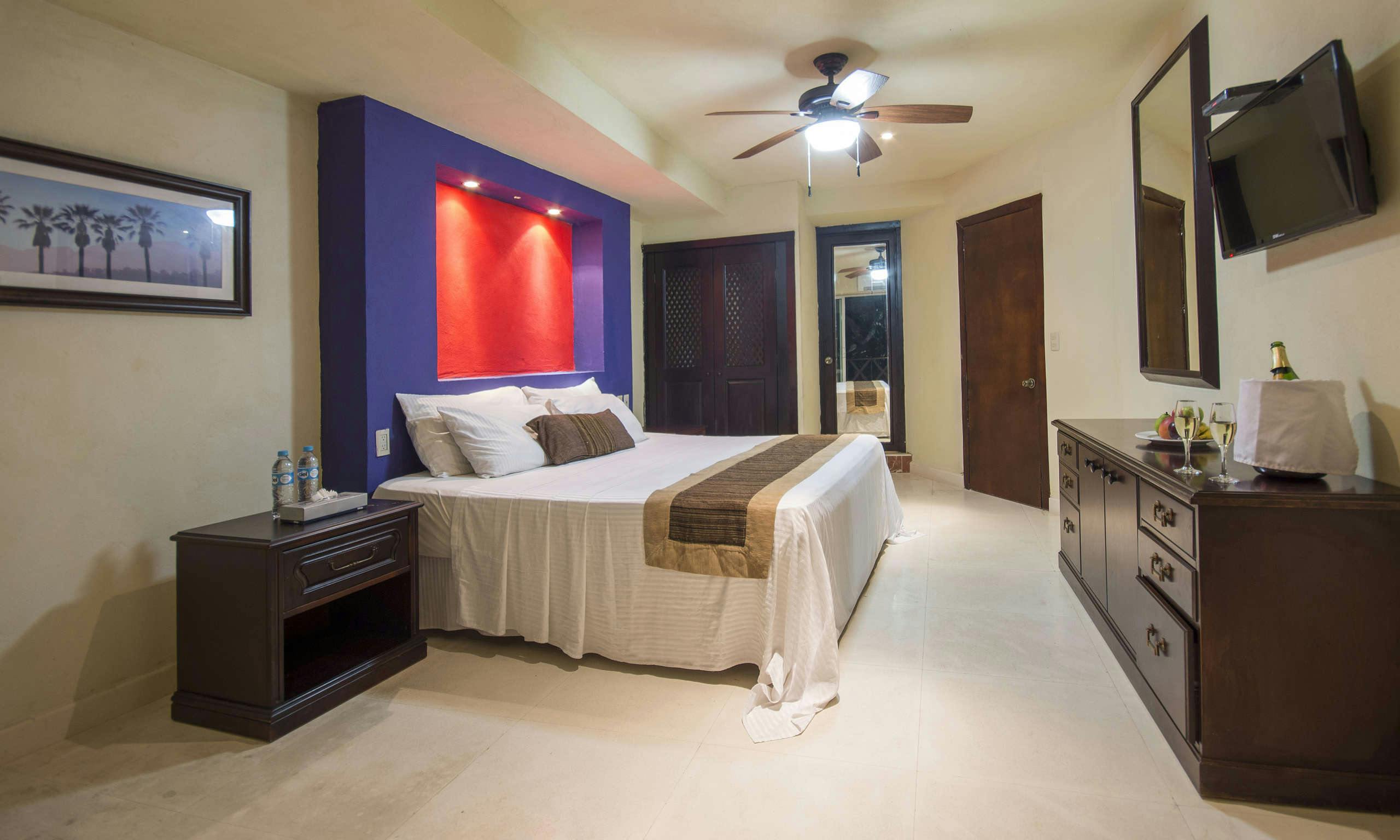 Blue Chairs Resort By the Sea LGBT, Puerto Vallarta Romantic Zone