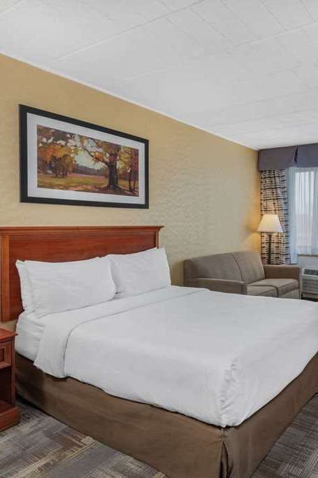 Hotel Wyndham Garden York photo 1