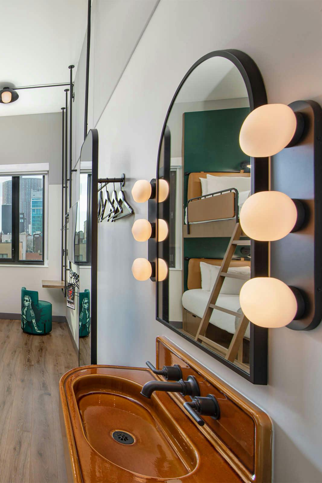 Hotel Moxy NYC Lower East Side - Bunk Rooms photo 3