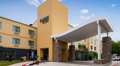 Fairfield Inn & Suites by Marriott Arlington Six Flags