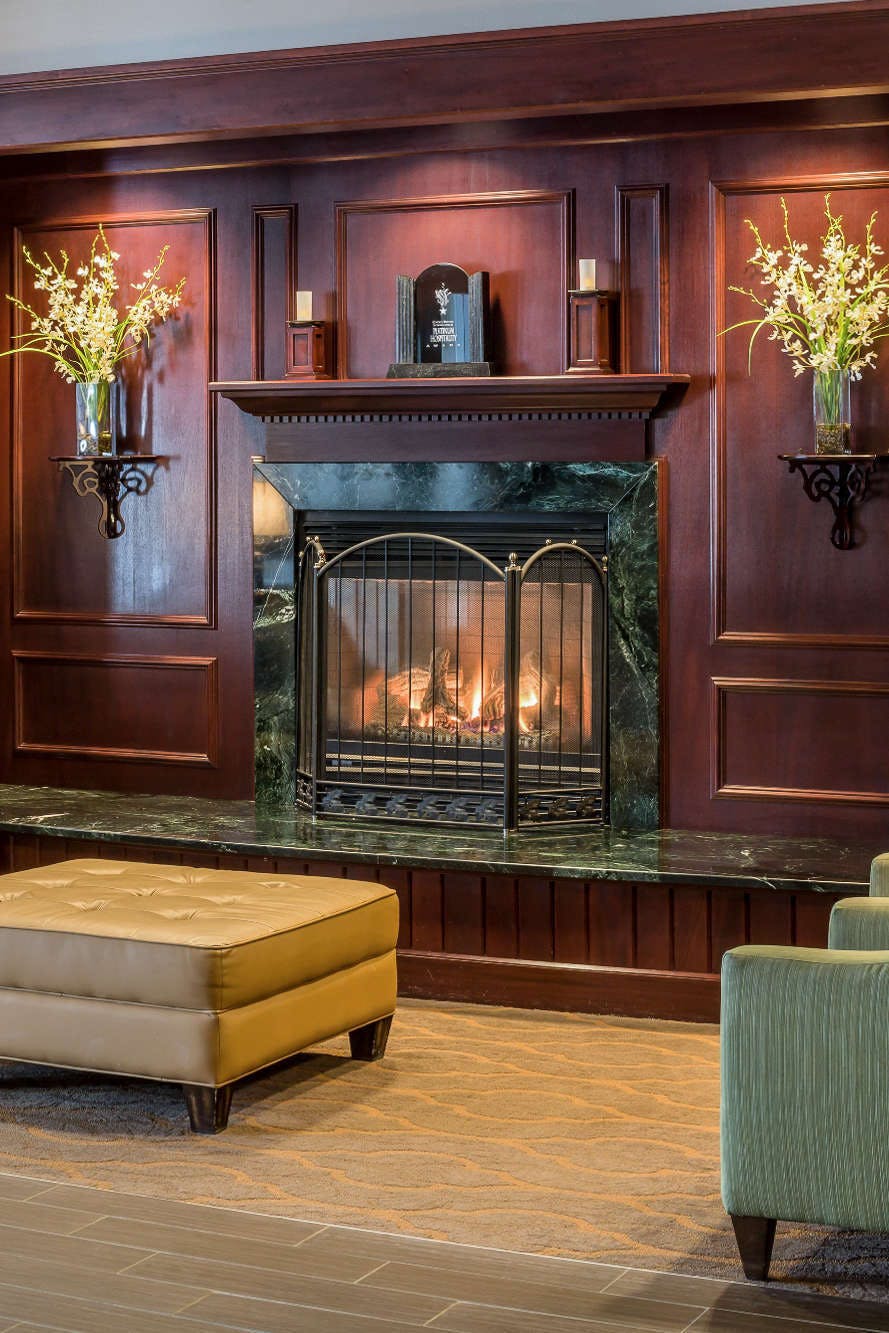 Hotel Comfort Inn & Suites Near Burke Mountain photo 3