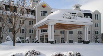 Comfort Inn & Suites Near Burke Mountain