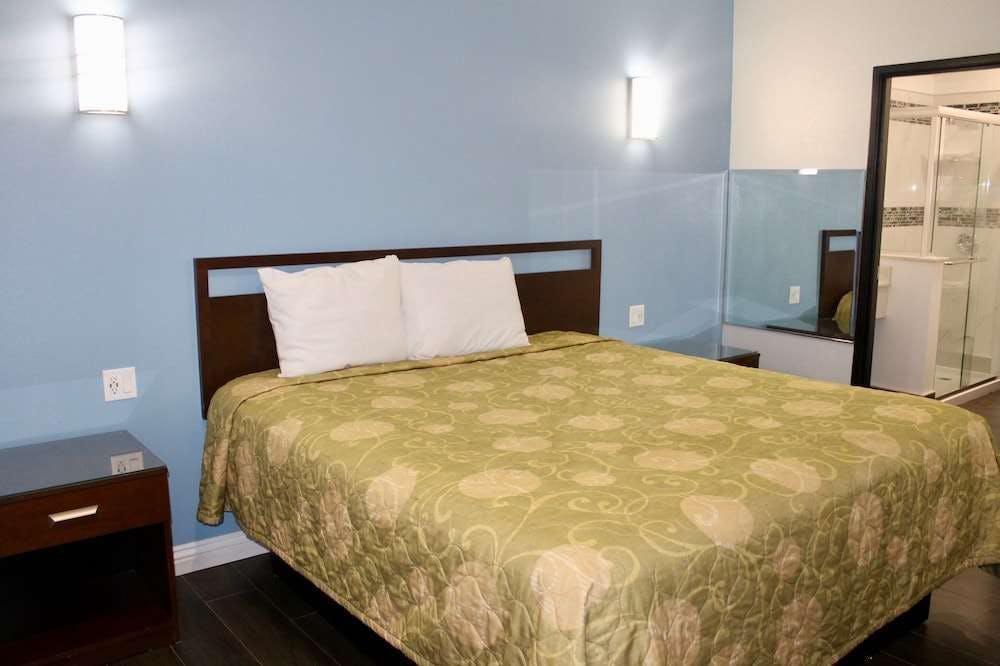 Hotel Crescent Inn photo 1