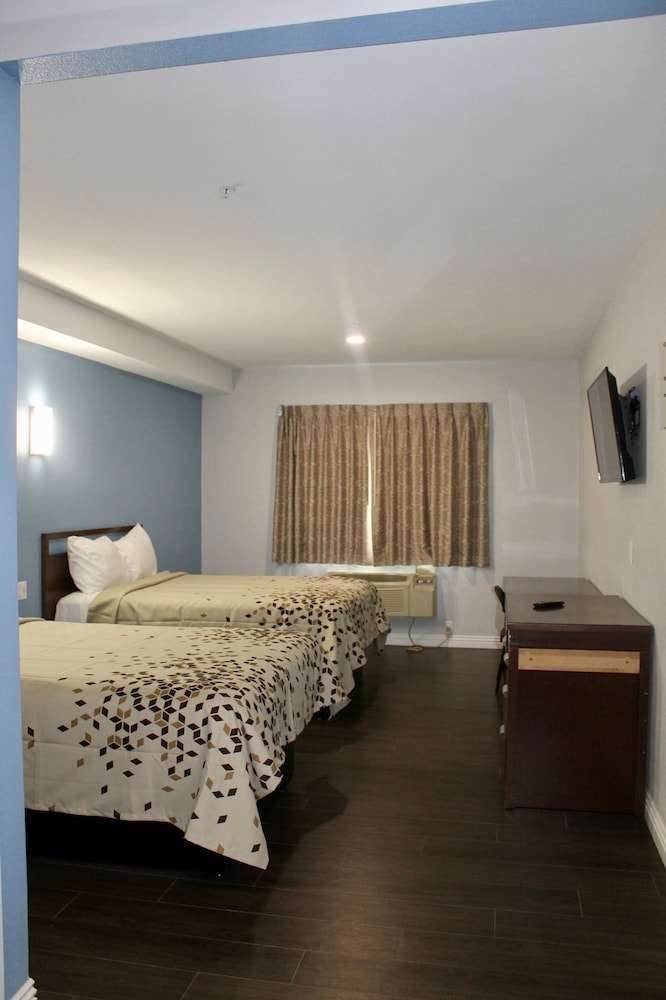 Hotel Crescent Inn photo 2