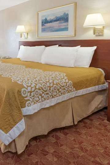 Hotel Days Inn Russell photo 2