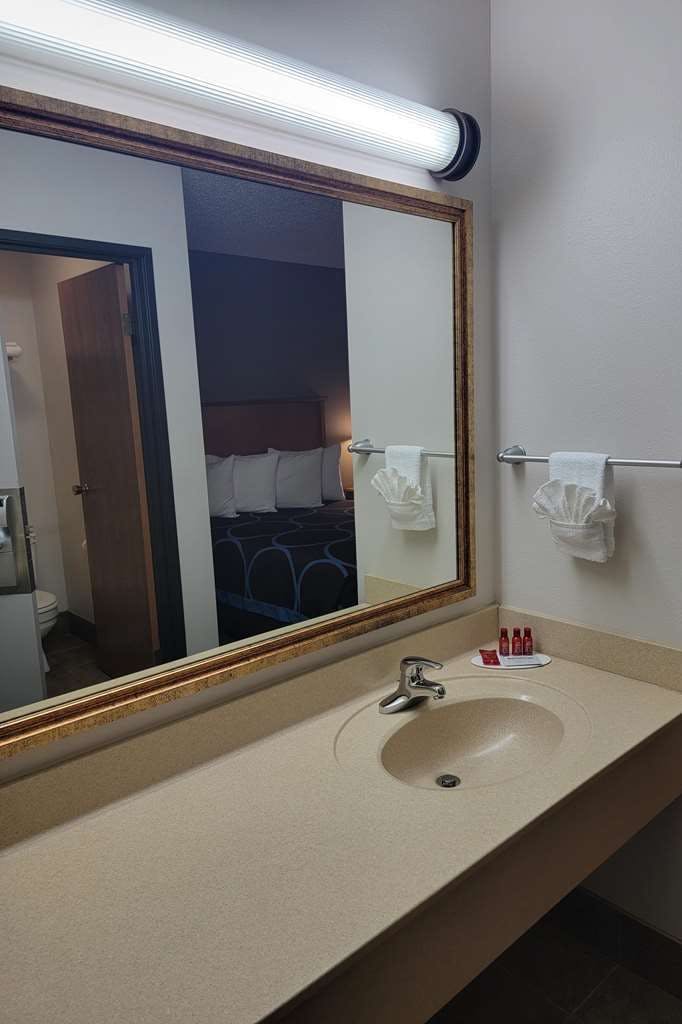 Hotel Sure Stay Plus Hotel By Best Western Grand Island photo 5
