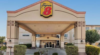 Super 8 by Wyndham Weatherford