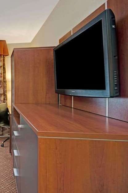 Hotel Ramada by Wyndham Staten Island photo 4