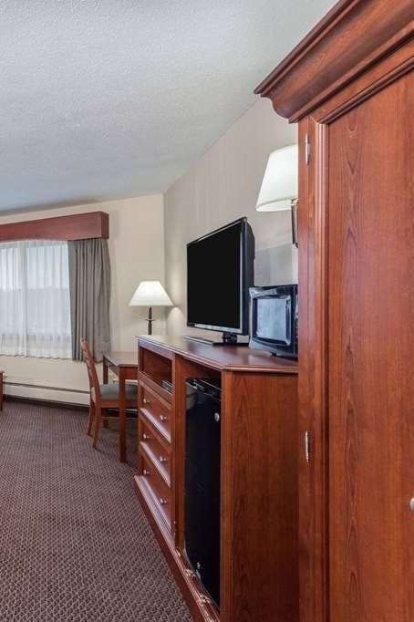 Hotel AmericInn NRichmond photo 4