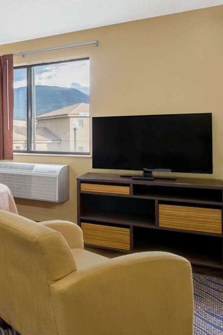 Hotel Super 8 by Wyndham Cedar City photo 4