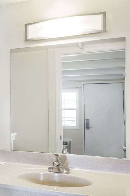 Hotel Travelodge by Wyndham Fairfield/Napa Valley photo 4