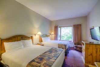 Hotel Nancy Greene's Cahilty Hotel & Suites photo 1