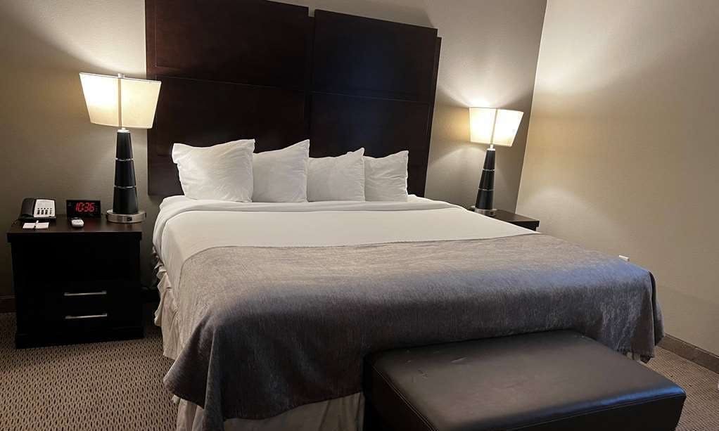 Baymont by Wyndham College Station