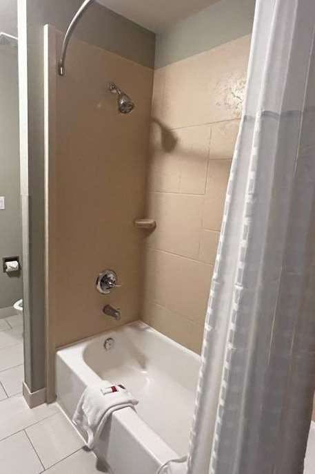 Hotel Baymont by Wyndham College Station photo 5