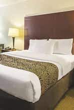 Hotel La Quinta Inn & Suites by Wyndham Woodburn photo 1