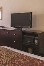 Hotel La Quinta Inn & Suites by Wyndham Woodburn photo 4