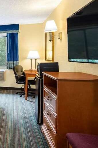 Hotel Days Inn by Wyndham Runnemede Philadelphia Area photo 4