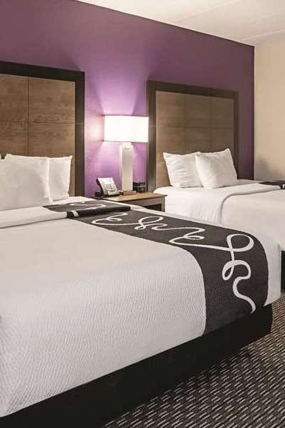 Hotel La Quinta Inn & Suites by Wyndham Portland DT/Maine Med photo 2