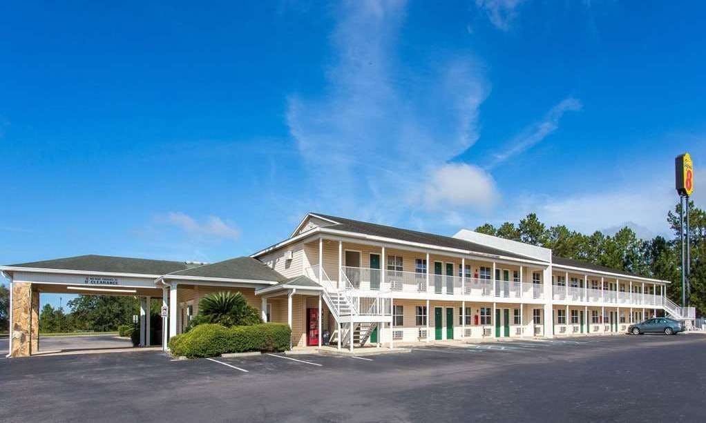 Super 8 by Wyndham Monticello