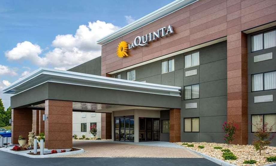 La Quinta Inn & Suites by Wyndham Roanoke Salem