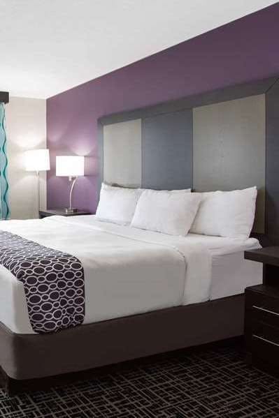 Hotel La Quinta Inn & Suites by Wyndham Roanoke Salem photo 2