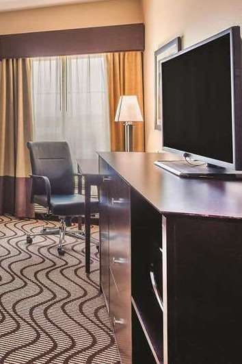 Hotel La Quinta Inn & Suites by Wyndham Cotulla photo 3