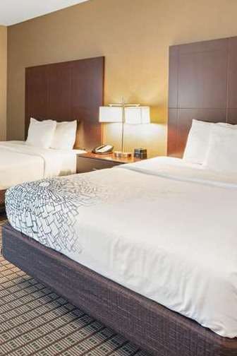 Hotel La Quinta Inn & Suites by Wyndham Bellingham photo 1