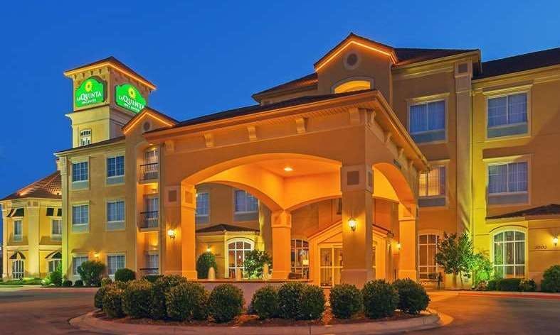 La Quinta Inn & Suites by Wyndham OKC North - Quail Springs
