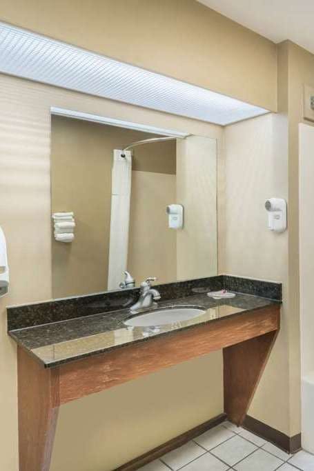 Hotel Baymont By Wyndham Prattville/Montgomery photo 3