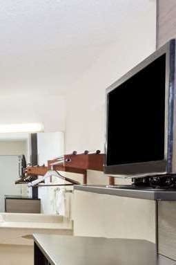 Hotel Super 8 by Wyndham Ringgold/Chattanooga Area photo 3