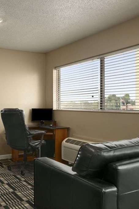 Hotel Days Inn by Wyndham Cloverdale Greencastle photo 5