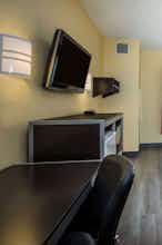 Hotel Days Inn Suites Augusta GA photo 3