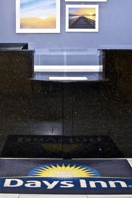 Hotel Days Inn & Suites by Wyndham Augusta Near Fort Eisenhower photo 4